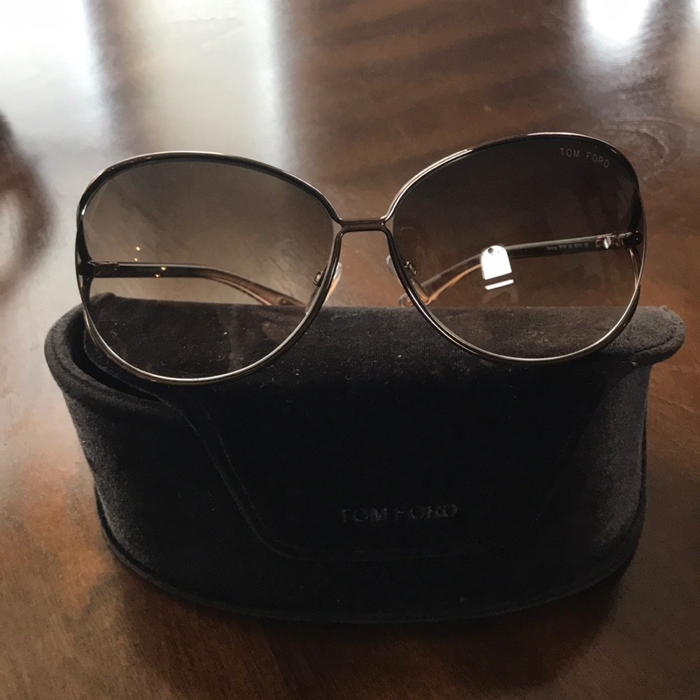 Beautiful Tom Ford Sunnies